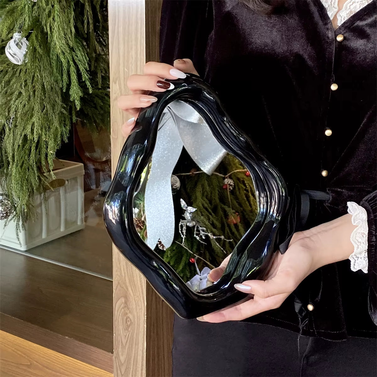 Irregular Vintage Dresser Mirror High Color French Makeup Mirror Bedroom Desktop Decorative Ornaments