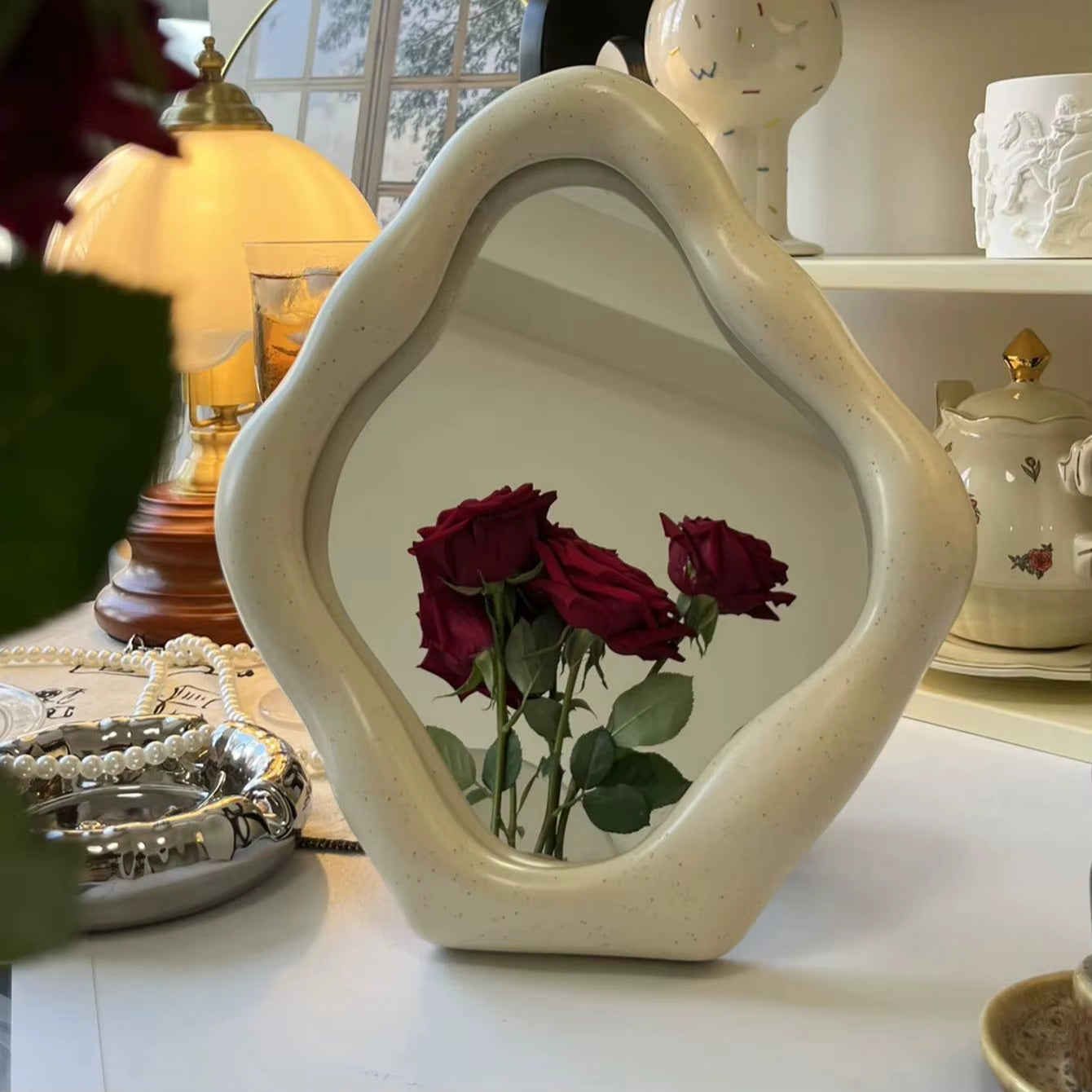 Irregular Vintage Dresser Mirror High Color French Makeup Mirror Bedroom Desktop Decorative Ornaments