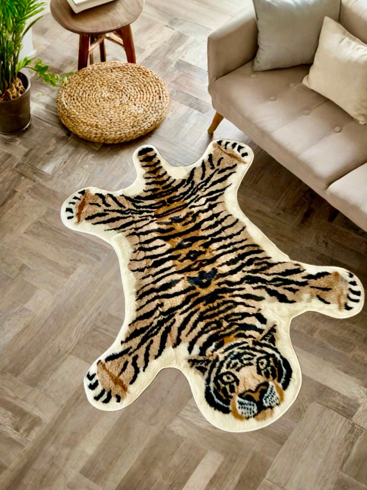 1Pc Plush Tiger Shaped Area Rug - Soft, Non-Slip, Super Absorbent, Suitable for Bedroom, Living Room or Bathroom, Machine Washable, Bath Mat, Decorative Rug, Bedroom Decor, Small Rug, Carpet, Home Decor, Living Room Rug, Living Room Small Rug, Bedroom Rug, Living Room Home Decor