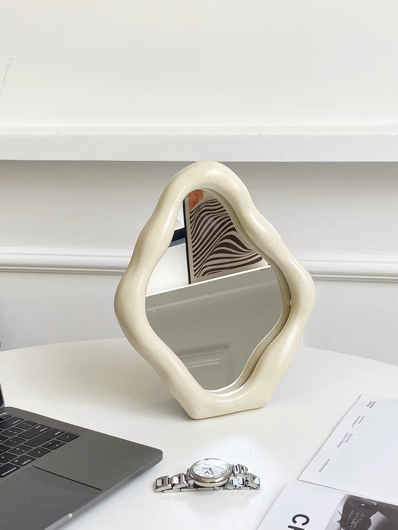 Irregular Vintage Dresser Mirror High Color French Makeup Mirror Bedroom Desktop Decorative Ornaments