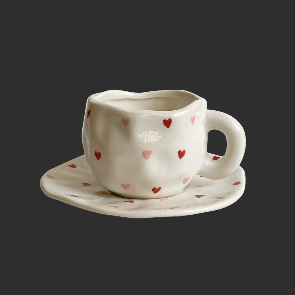 1Set Love Irregular Coffee Cup and Saucer, Creative Design Hand-Plated Irregular Coffee Cup and Saucer, Red Love Coffee Cup Mug, Suitable for Home Decoration Drinking Water, Afternoon Tea Coffee Cake, Couple Date, Candlelight Dinner, Valentine'S Day Gift