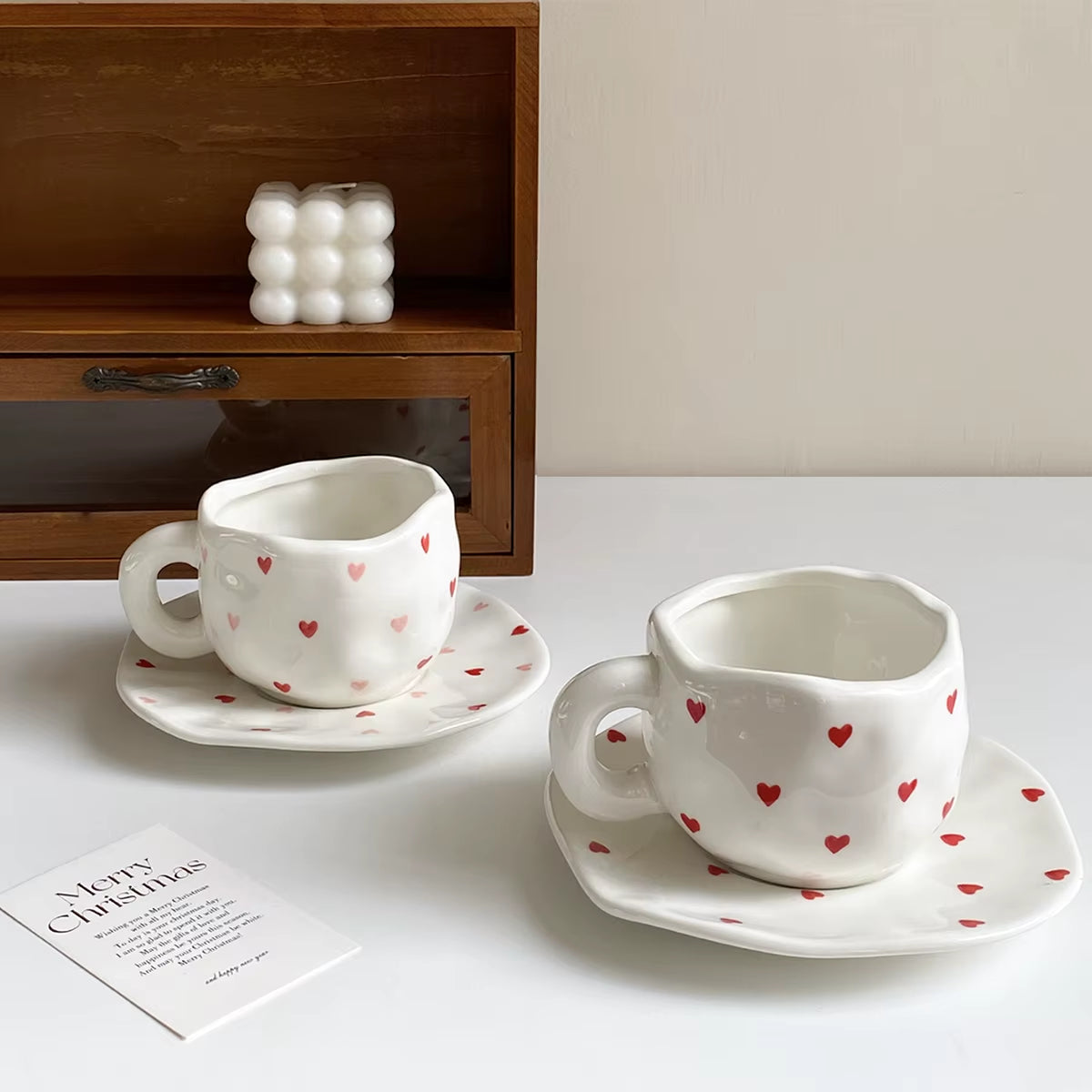 1Set Love Irregular Coffee Cup and Saucer, Creative Design Hand-Plated Irregular Coffee Cup and Saucer, Red Love Coffee Cup Mug, Suitable for Home Decoration Drinking Water, Afternoon Tea Coffee Cake, Couple Date, Candlelight Dinner, Valentine'S Day Gift